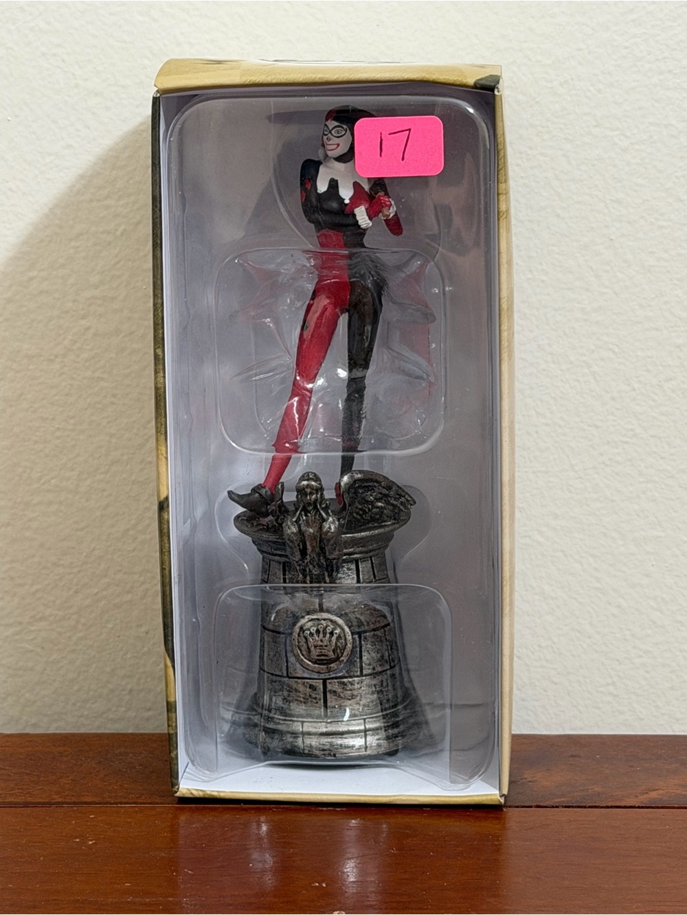 Harley Quinn Statue Figurine - Red & Black